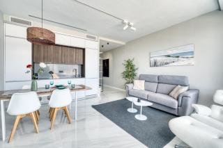 3095 Elegant Beachside Apartment in Puerto Banus - Marbella - 6