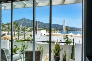 3095 Elegant Beachside Apartment in Puerto Banus - 1