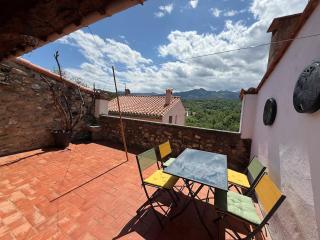 Wood Lodge - Sleeps10 - Skiing - Thermal Baths - Los Masos - 1