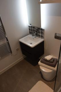 Cozy City Stay 2BR with Sofa Bed - 4