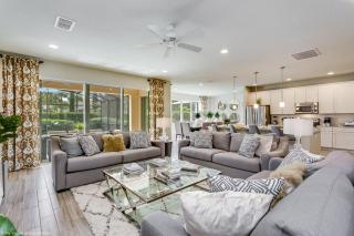 Spacious Home w Private PoolSpa Sleeps 21 - 0