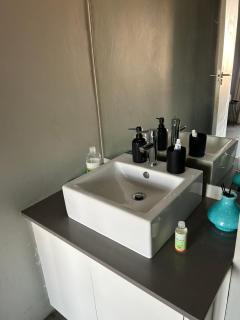 Trendy, retro-urban industrial Jozi Maboneng apartment - Joanesburgo - 5