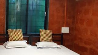 Paddy's abode - - 4