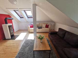 Moderne Dachgeschosswohnung zentral by Seebnb - Velden am Wörthersee - 1