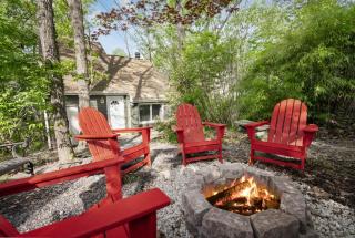Secret Gardens Fireplace Deck & Dog-Friendly - Inwood - 7