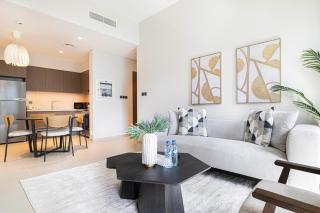 HomesGetaway -Lavish 1BR in ACT One Downtown Dubai - Dubai - 2
