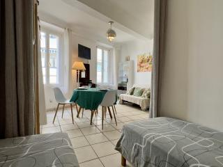 Miky - SCLS Locations - Cannes - 2