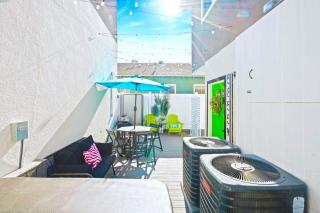 F- Poppin NoHo Pad- HotTub, 2-Units, 15m U-Studios - North Hollywood - 9