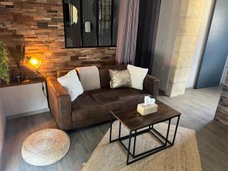 Logement entier, Studio L&M, au centre ville de Sarlat, avec parking privé et à 5min de la cité médiévale - Sarlat-la-Canéda - 4