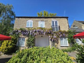 The Ship Inn - Oundle - 0