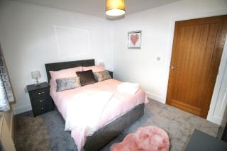 2 Bed Sleeps 4 Pet Friendly Free Parking - 3