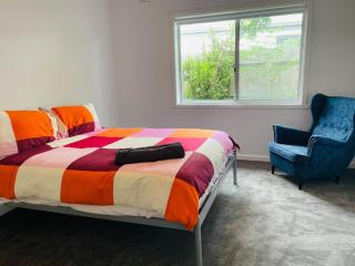 Newly listed spacious 4bdr family home - Newport - 8