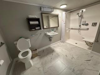 Whalers Inn and Suites - 7