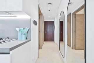 Chic and Stylish Studio with Pool, 6MN Dubai Mall - 1