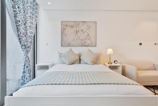 Chic and Stylish Studio with Pool, 6MN Dubai Mall - 4