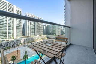 Chic and Stylish Studio with Pool, 6MN Dubai Mall - 9