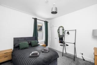 Wild Berry Stays - Baltic Street - Montrose - 5