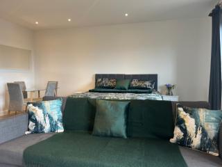 Grosvenor Rd Studio - Sleeps 4 Pet Friendly WiFi - St Albans - 8