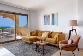 2-BR Middle Floor Apartment with Sea Views - Estepona - 9