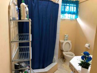 AirCon Cozy 3 Bedroom House FREE Airport pickup - Saint Georgeʼs - 9