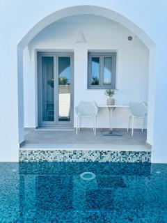 White Harmony Suites - 8