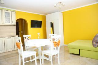 Flora Deluxe Studio - 0