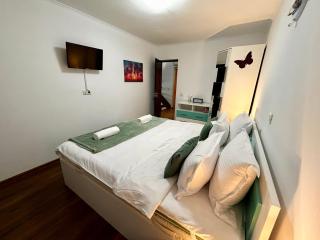 JAD - Luxury Villa's - A&C, Garden, BBQ & Playground - Tărlungeni - 0