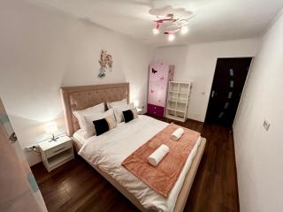JAD - Luxury Villa's - A&C, Garden, BBQ & Playground - Tărlungeni - 2