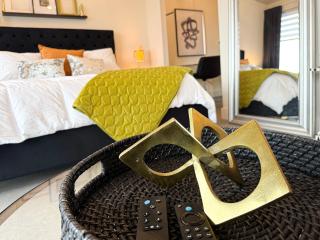 Chic Balcony Studio in Newark - Newark - 4