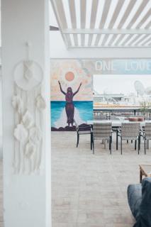 One Love One World Ayia Napa Square Hostel - Ayia Napa - 4