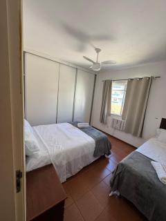 Apartamento incrível em Cabo Frio com localização privilegiada ao lado da praia do forte! - Cabo Frío - 3