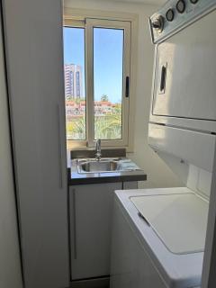 Modern Apartment with City Views - 5