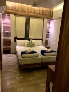 Emerald Vista Luxury Suites - Pune - 3