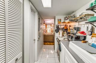 Walk to Ocean, Eats and Shops Myrtle Beach Condo - Myrtle Beach - 3