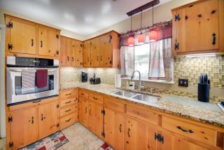 5 Mi to Dtwn Pet-Friendly Gem with Yard in Hampton - 2