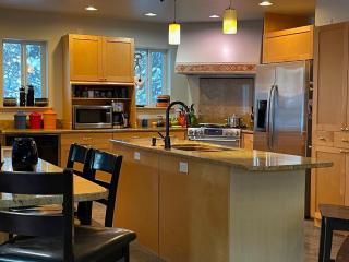 Home on the Hill at Kelli Creek - Juneau - 8