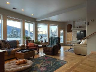 Home on the Hill at Kelli Creek - Juneau - 7