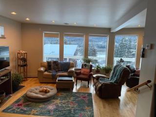 Home on the Hill at Kelli Creek - Juneau - 4