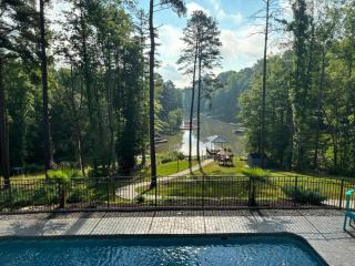 Lake Norman Home Lake Access with Heated Pool & Hot Tub - Terrell - 0