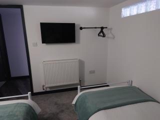 Malthouse Farm Cottage Batcave - Stoke on Trent - 1