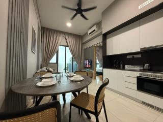 The Luxe & The Colony Infinitum by Romeo Bnb - 1