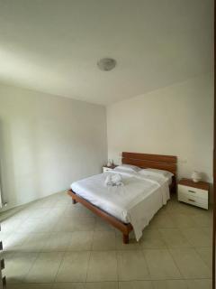 Costantin Pool and Garden - 4