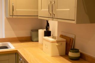 Luxury 2 Bed Woodland Cottage on Rewilding Estate - 5