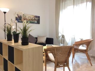 Spacious and bright room private balcony fo family - Bari - 4