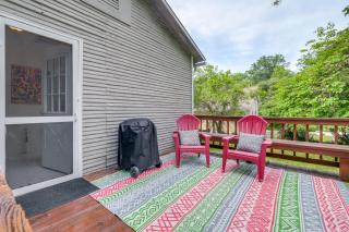 Walk Downtown Takoma Park Escape with Large Yard! - Takoma Park - 9