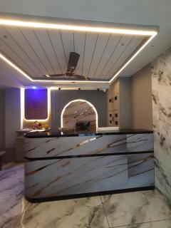 Hotel Sun Plaza - Ahmedabad - 7