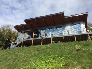 4BR Zen Retreat with Hot Tub & Mountain Views - Waitsfield - 0