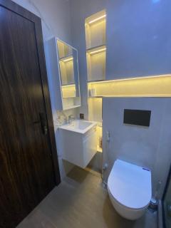 Luxury Smart Retreat Home - Lagos - 2