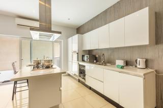 Spacious St Julians Apt Sleep 7 Huge Terrace by QuickTrips - St Julian's - 6
