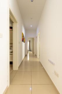 Spacious St Julians Apt Sleep 7 Huge Terrace by QuickTrips - St Julian's - 3